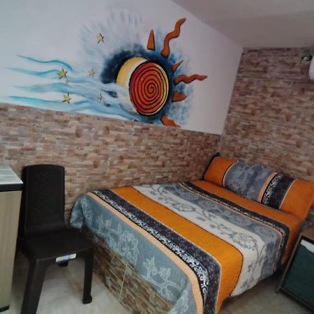 San Andres Vive Paradise Habitaciones Con Bano Privado A 80Mts De La Playa Principal Bagian luar foto
